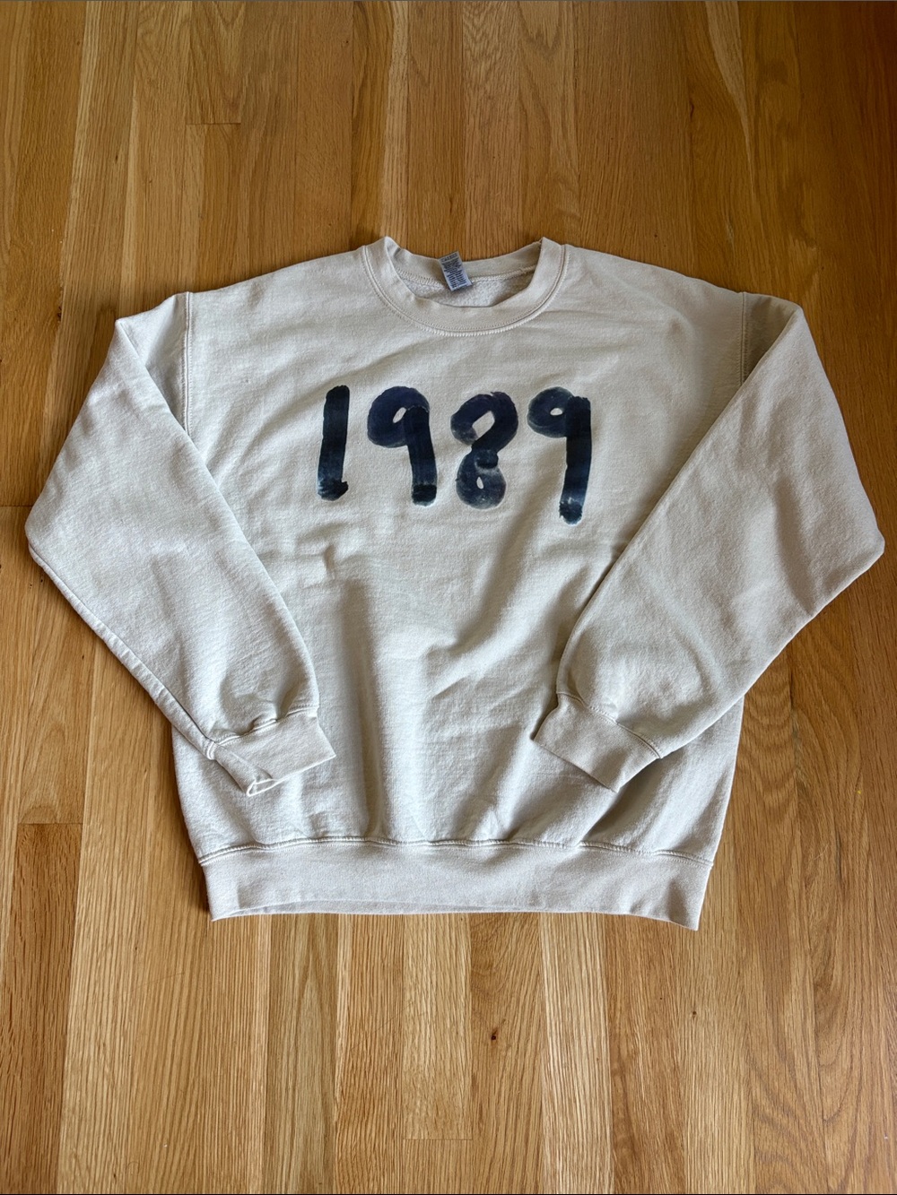 Taylor Swift Off-White 1989 Crewneck Sweatshirt with Black Graphic